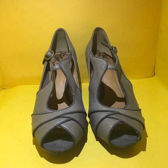 Lady shoes - Picture 2 of 7